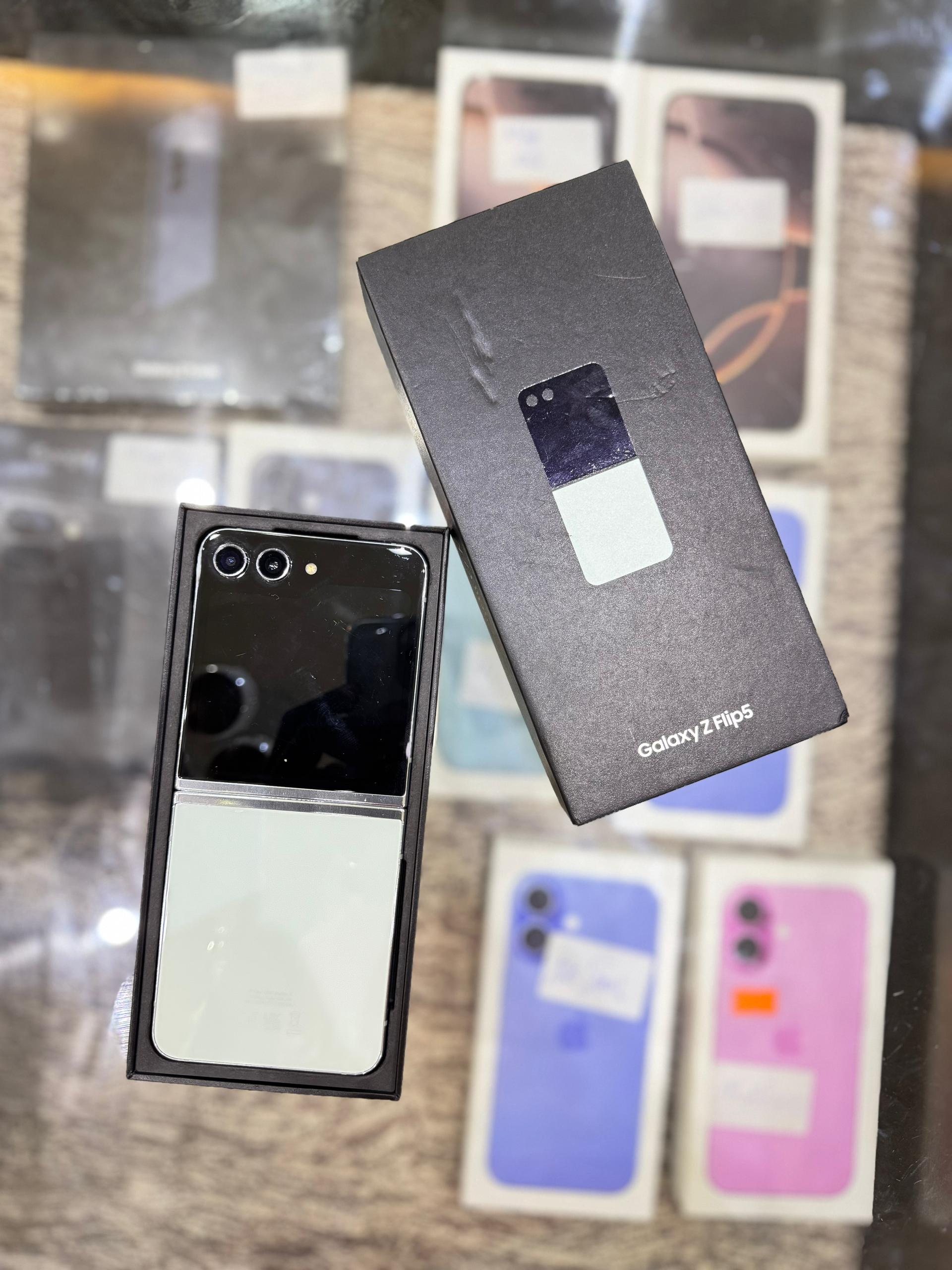 Samsung Z flip 5