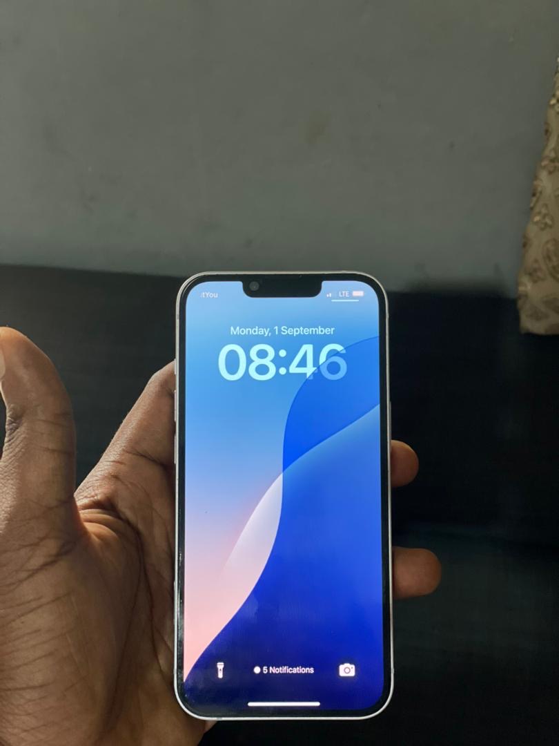 iPhone 14 simple